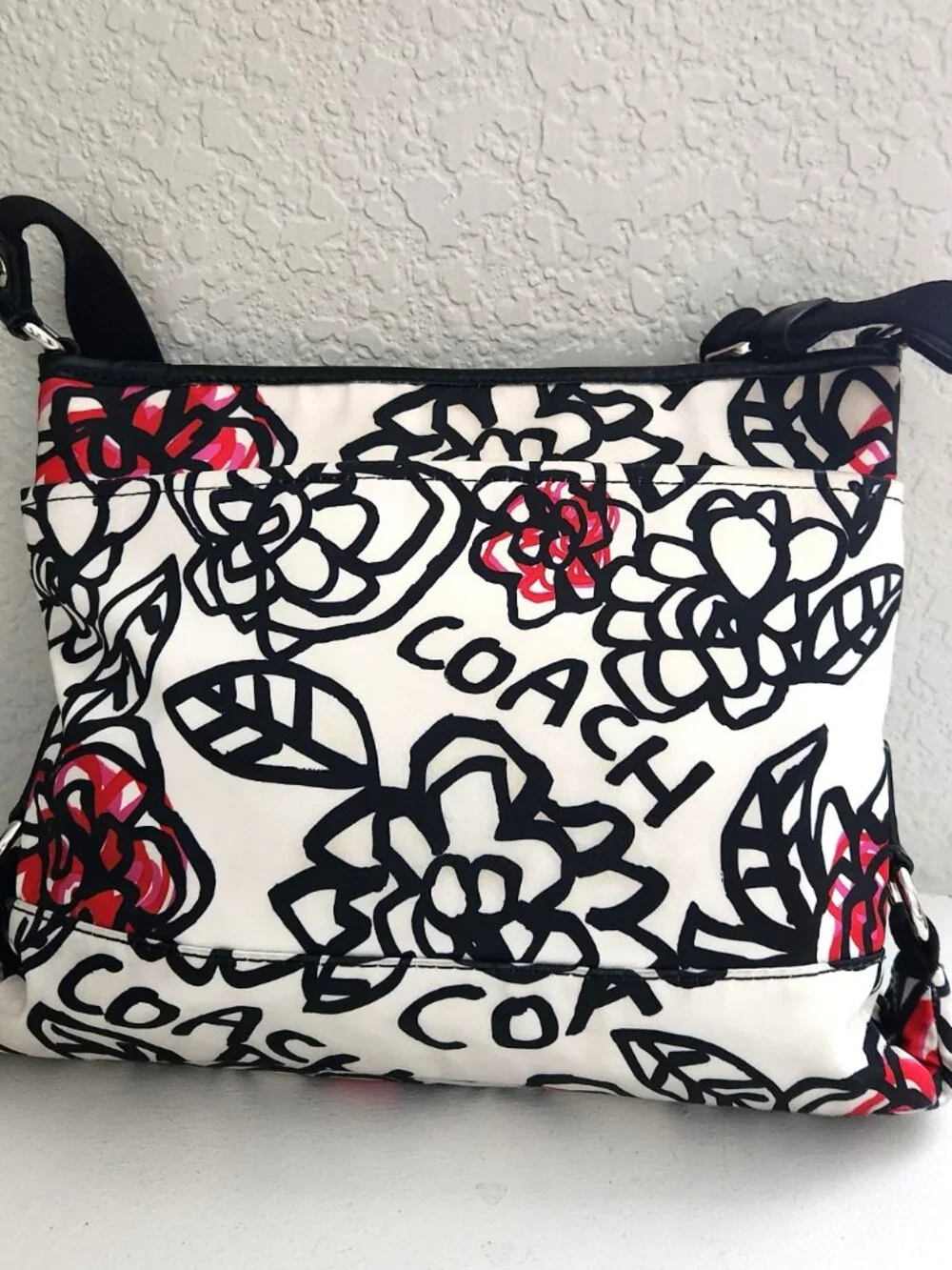 Euc Coach Poppy Graffitti Floral Shoulder Bag Purse